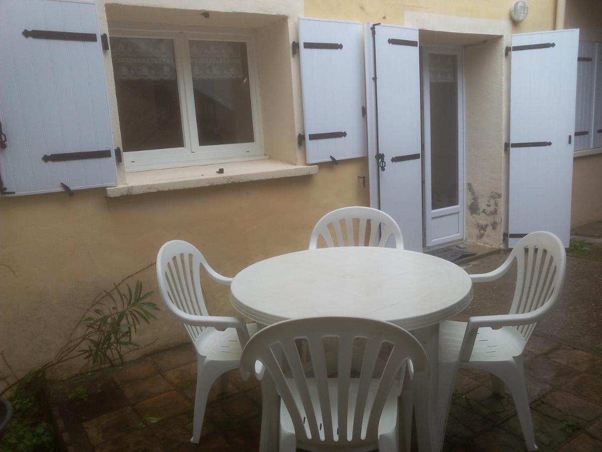 Maison De Village Entre Mer Et Montagne Roujan Εξωτερικό φωτογραφία